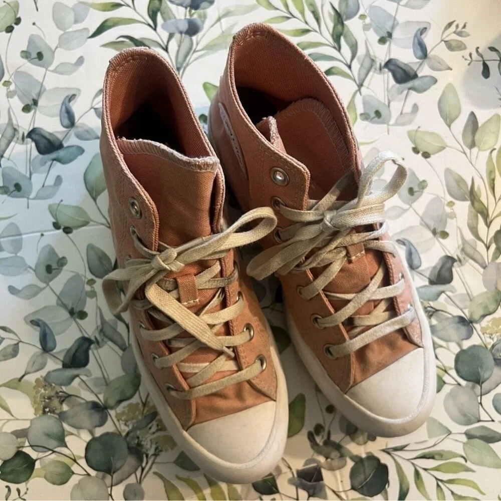 Converse Chuck Taylor All Star Pink Lugged Platform High Sneakers 7.5